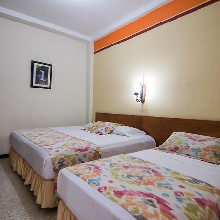 Hotel Valdivia Plaza Jardin Exterior photo