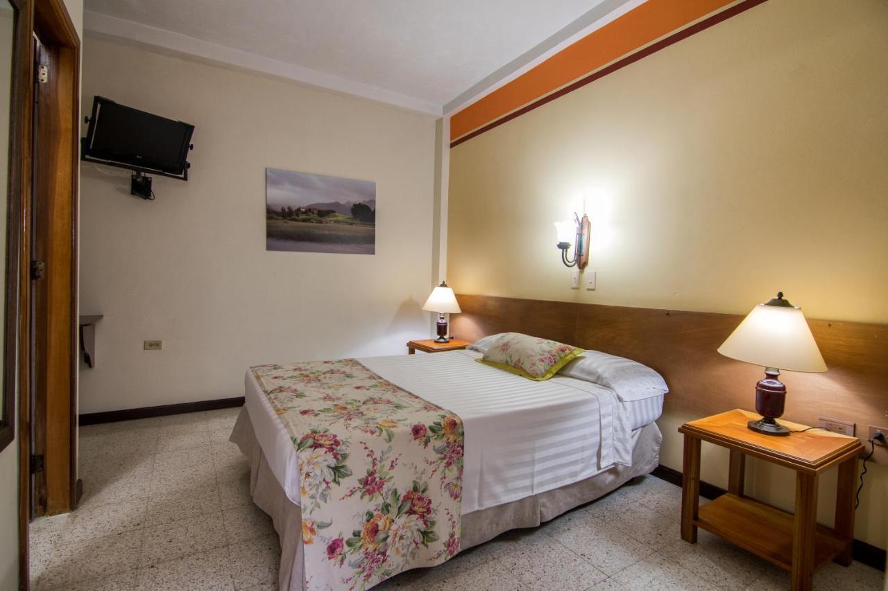 Hotel Valdivia Plaza Jardin Exterior photo