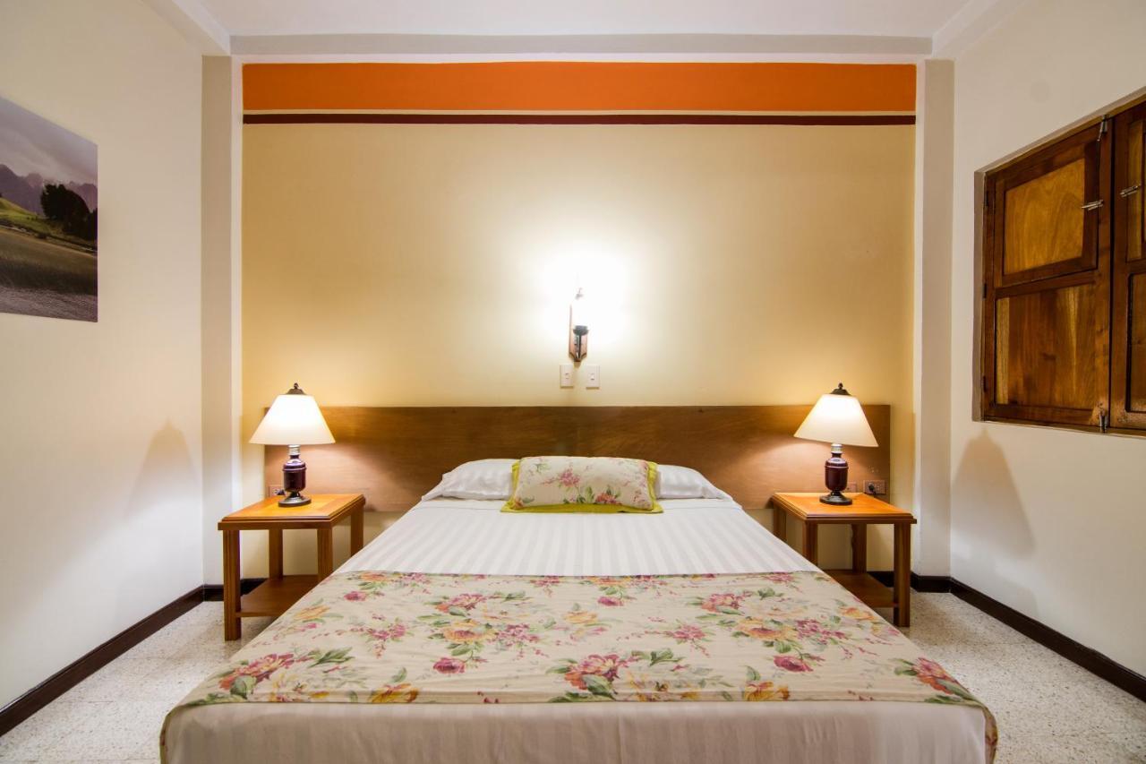 Hotel Valdivia Plaza Jardin Exterior photo