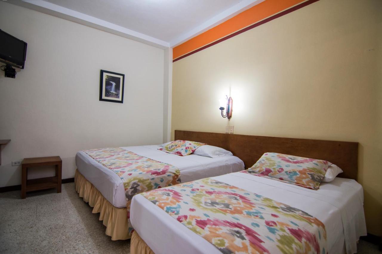 Hotel Valdivia Plaza Jardin Exterior photo